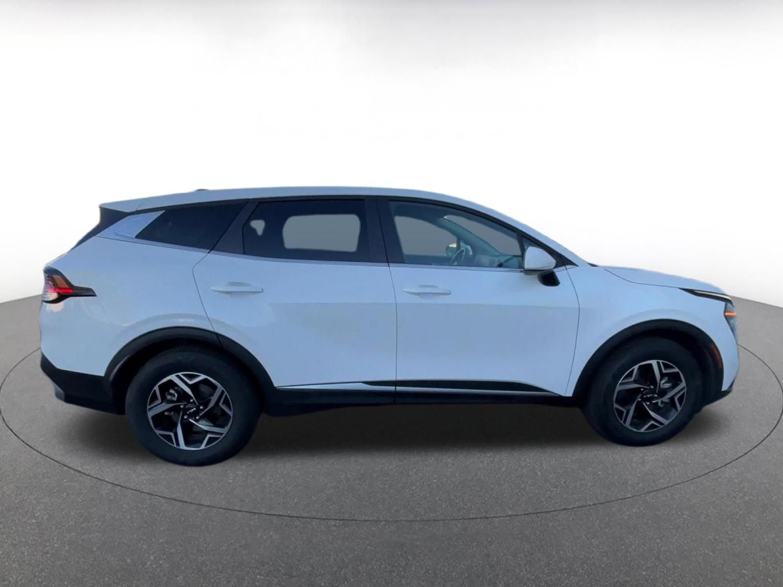 Used 2025 Kia Sportage LX FWD image 16