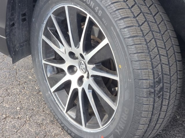 Used 2018 Toyota Highlander SE image 9