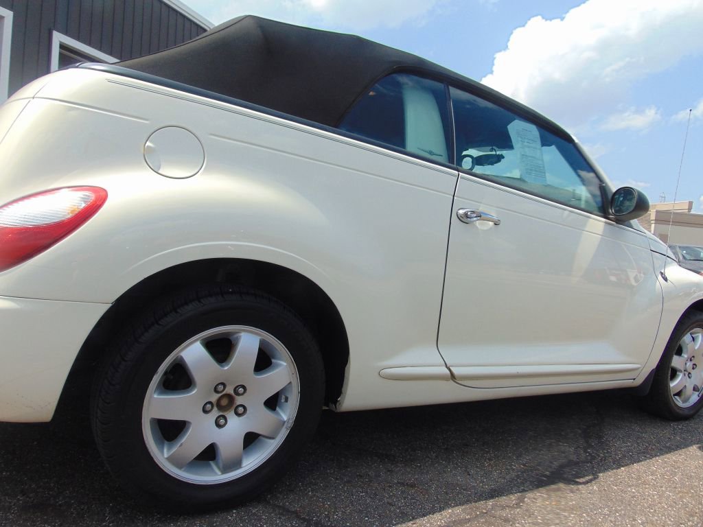 Used 2007 Chrysler PT Cruiser Convertible w/ Spring Special Group image 13