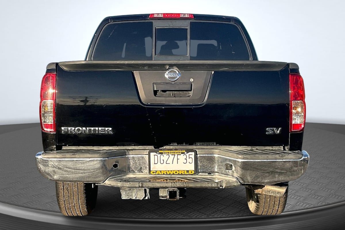 Used 2018 Nissan Frontier SV RWD image 4