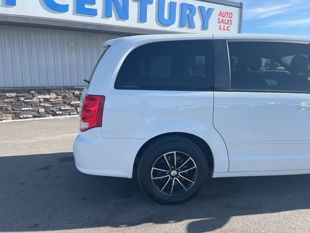 Used 2014 Dodge Grand Caravan SXT image 18