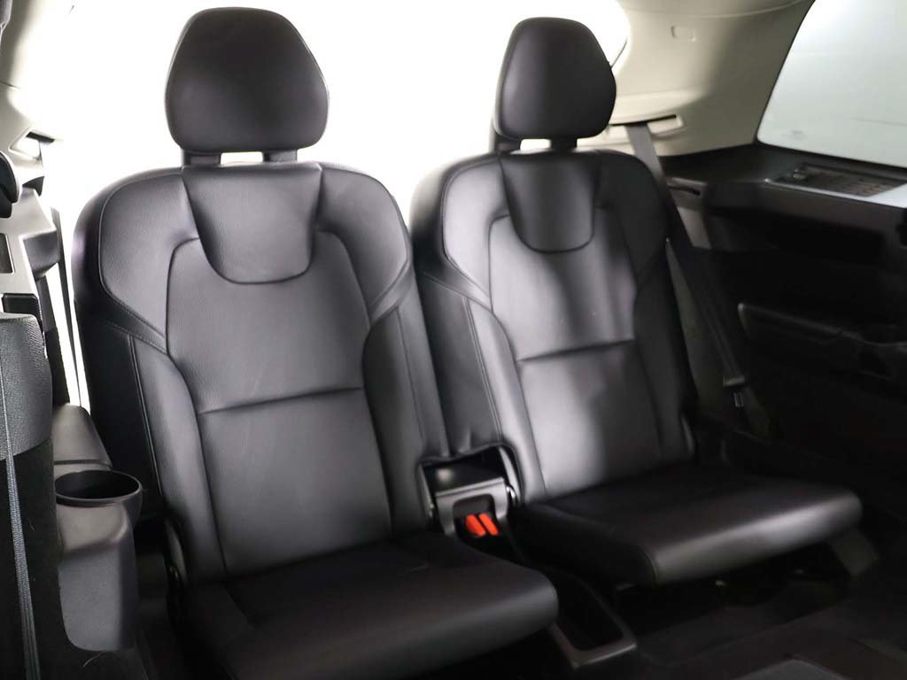 Used 2022 Volvo XC90 T6 Momentum w/ Climate Package AWD/4WD image 44