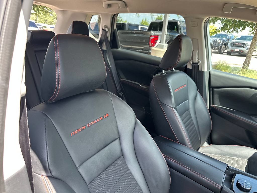 Used 2025 Nissan Rogue SV AWD/4WD image 38