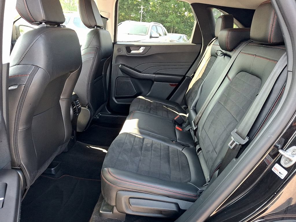 Used 2022 Ford Escape SEL w/ SEL Stealth AWD Package image 12
