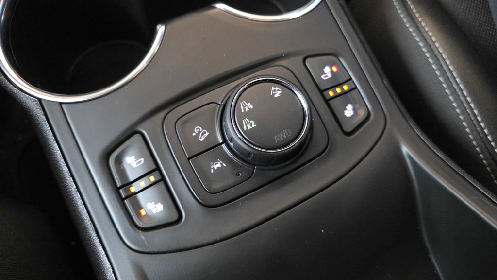 Used 2023 GMC Terrain SLT w/ LPO, Floor Liner Package AWD/4WD image 36