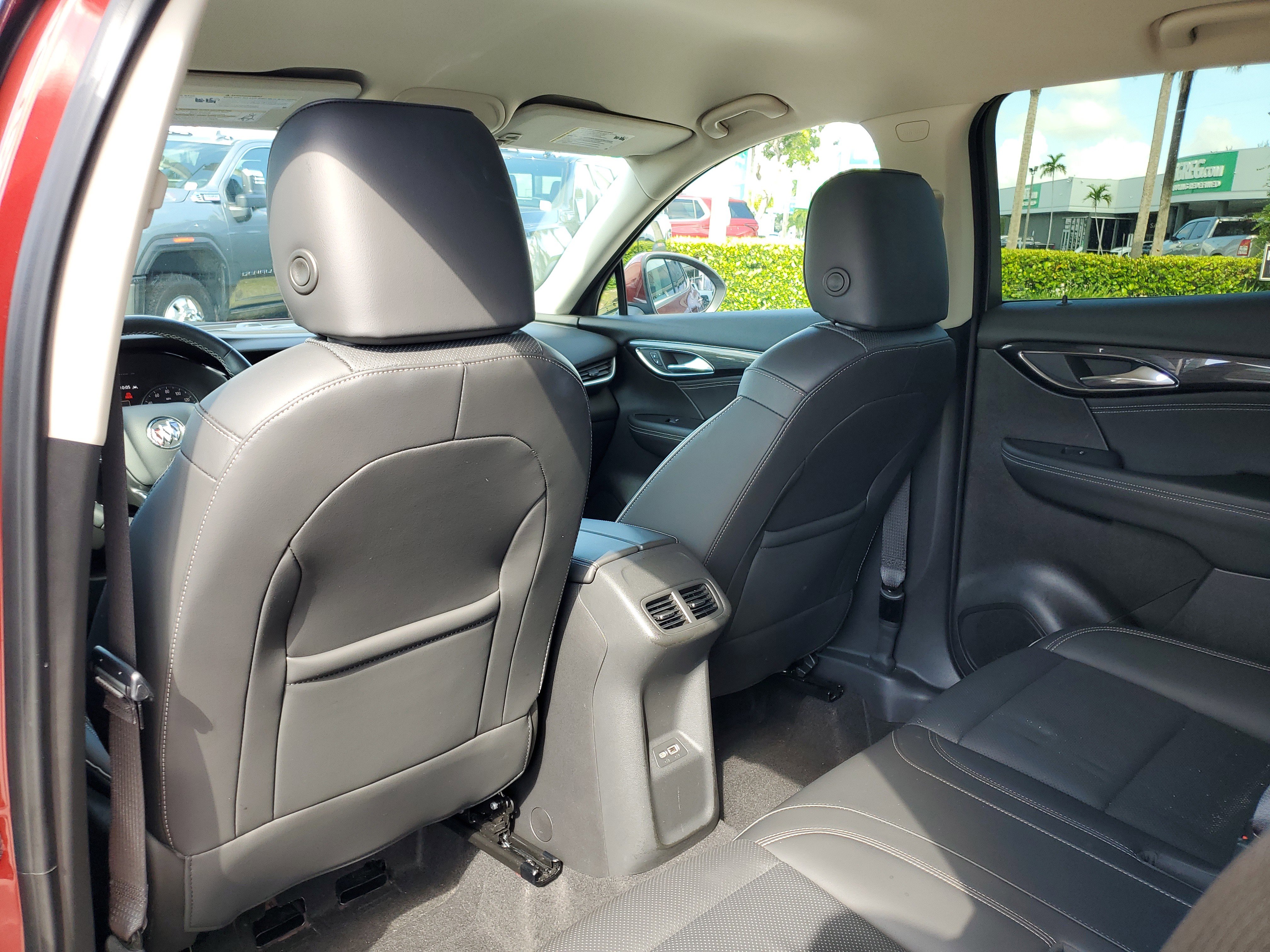 Used 2023 Buick Envision Essence image 14