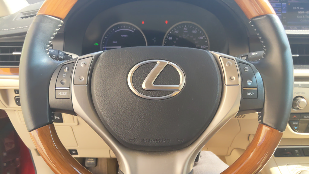 Used 2013 Lexus ES 300h w/ Luxury Pkg FWD image 21