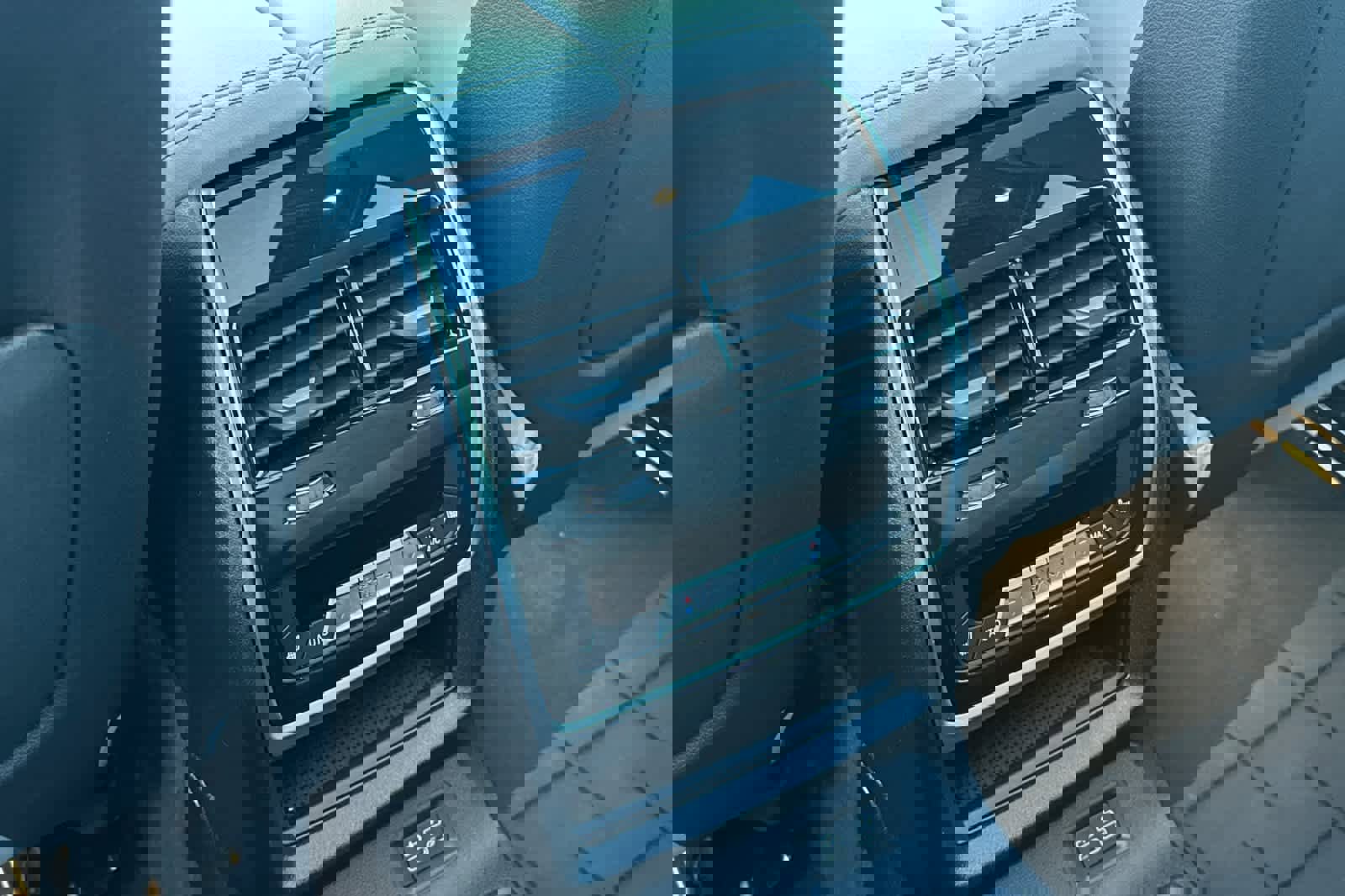 Used 2025 BMW X7 xDrive40i w/ Executive Package image 14