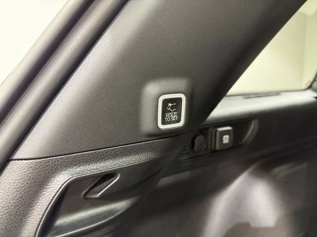 Used 2024 Jeep Grand Cherokee Limited AWD/4WD image 9
