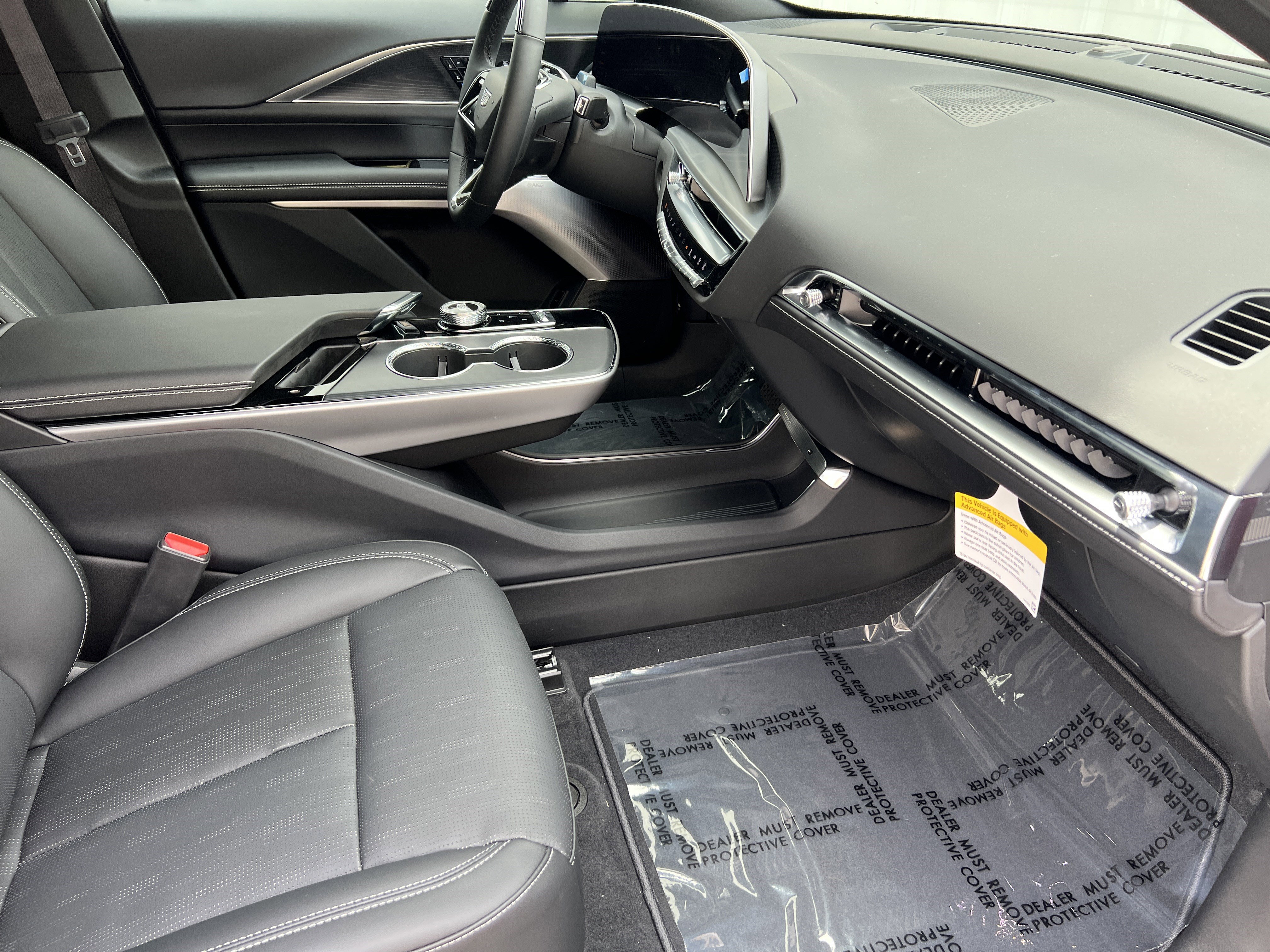 New 2025 Cadillac Lyriq Luxury image 25