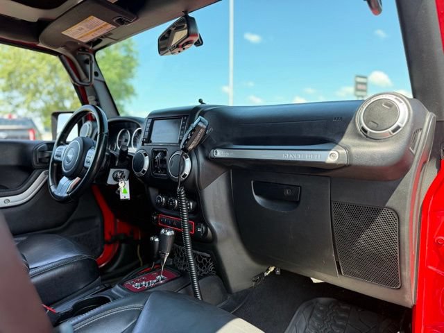 Used 2016 Jeep Wrangler Unlimited Rubicon AWD/4WD image 15