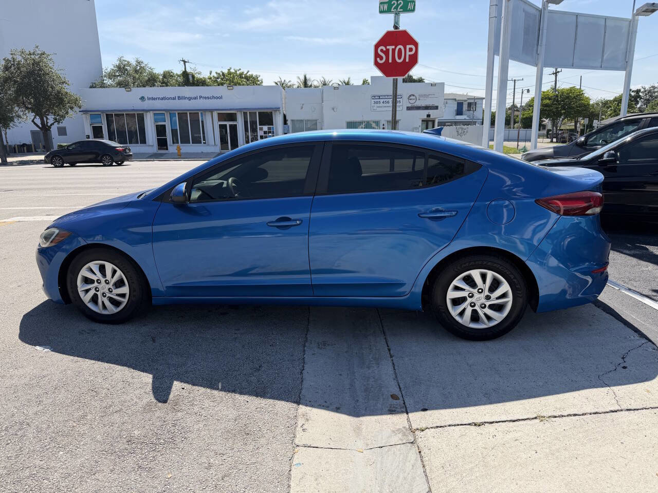 Used 2017 Hyundai Elantra SE FWD image 13
