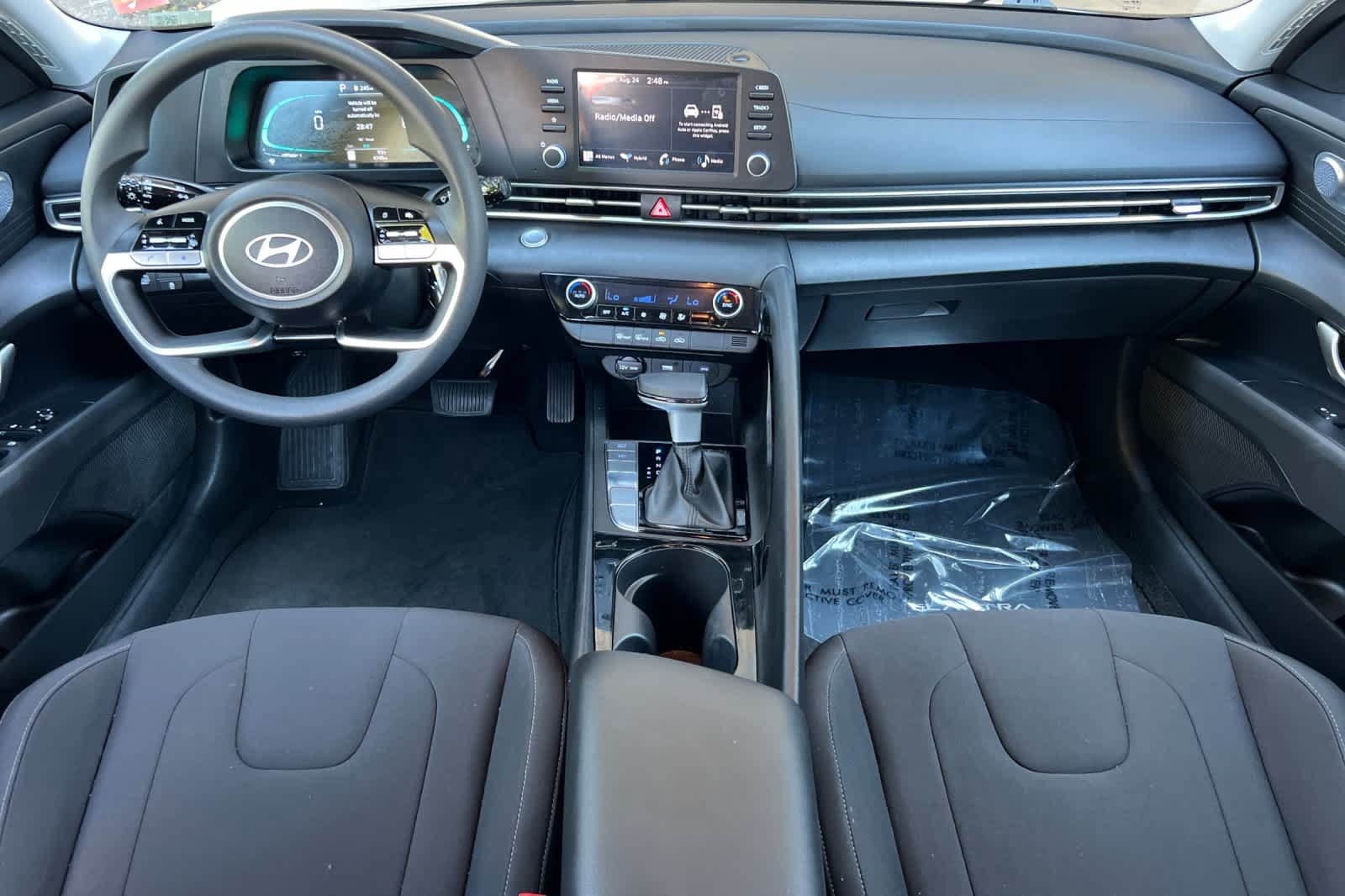 Used 2026 Hyundai Elantra Hybrid FWD image 3