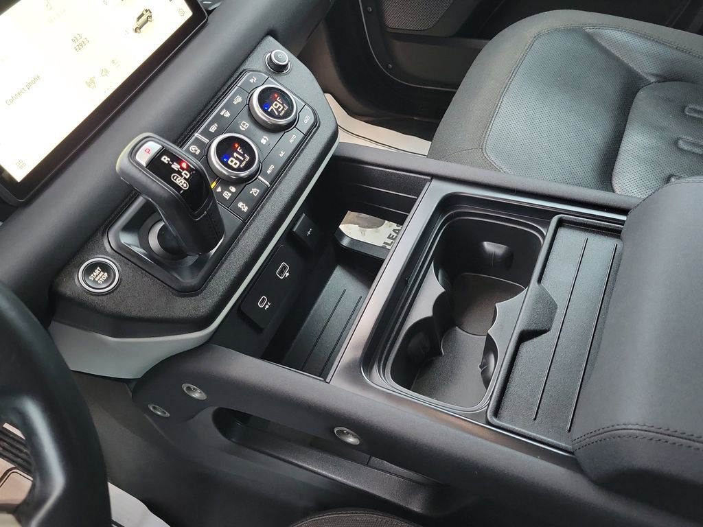 Used 2021 Land Rover Defender 110 SE image 21