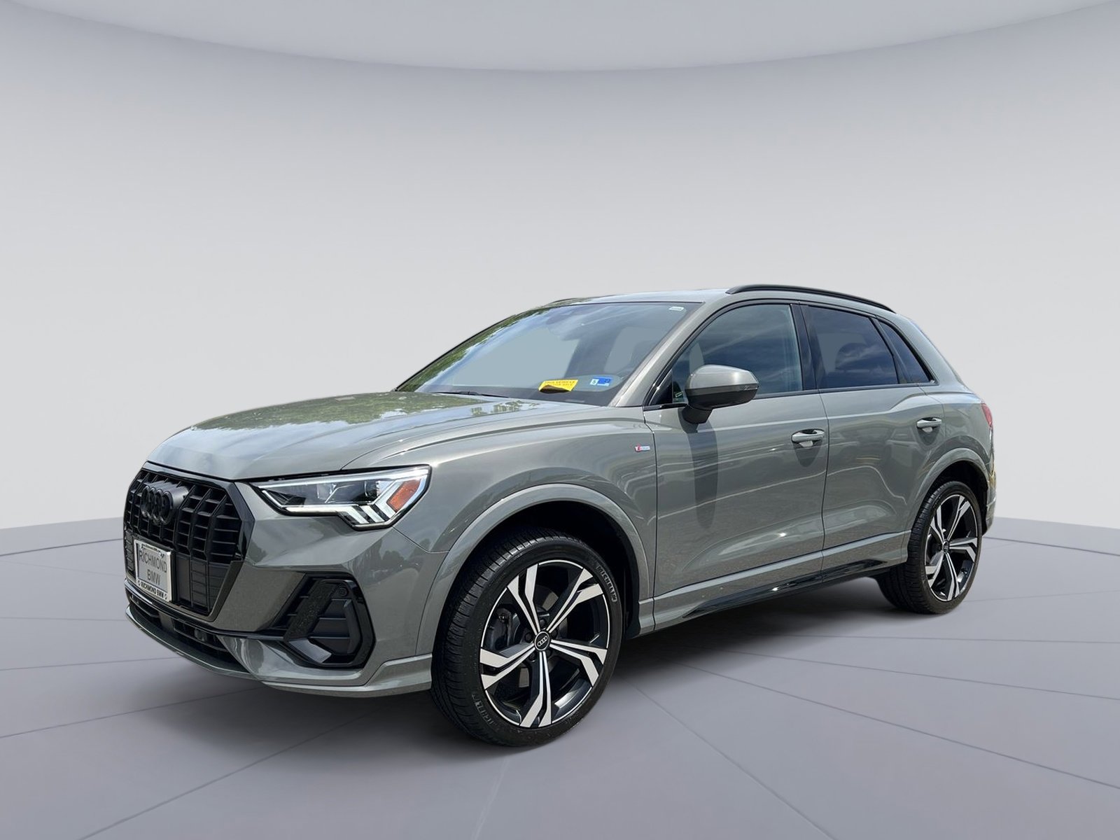 Used 2024 Audi Q3 2.0T Premium Plus AWD/4WD image 1