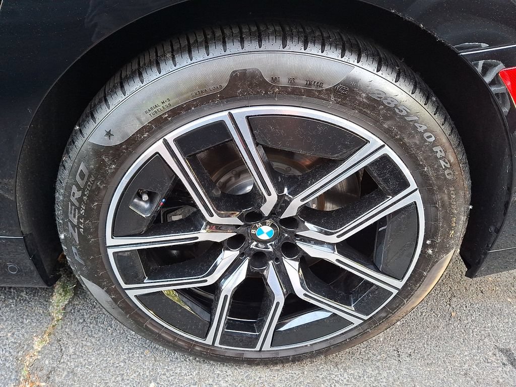 Certified 2024 BMW 760i xDrive w/ Executive Package AWD/4WD image 6