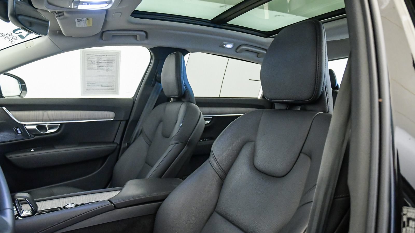 Certified 2023 Volvo S90 B6 Plus AWD/4WD image 18