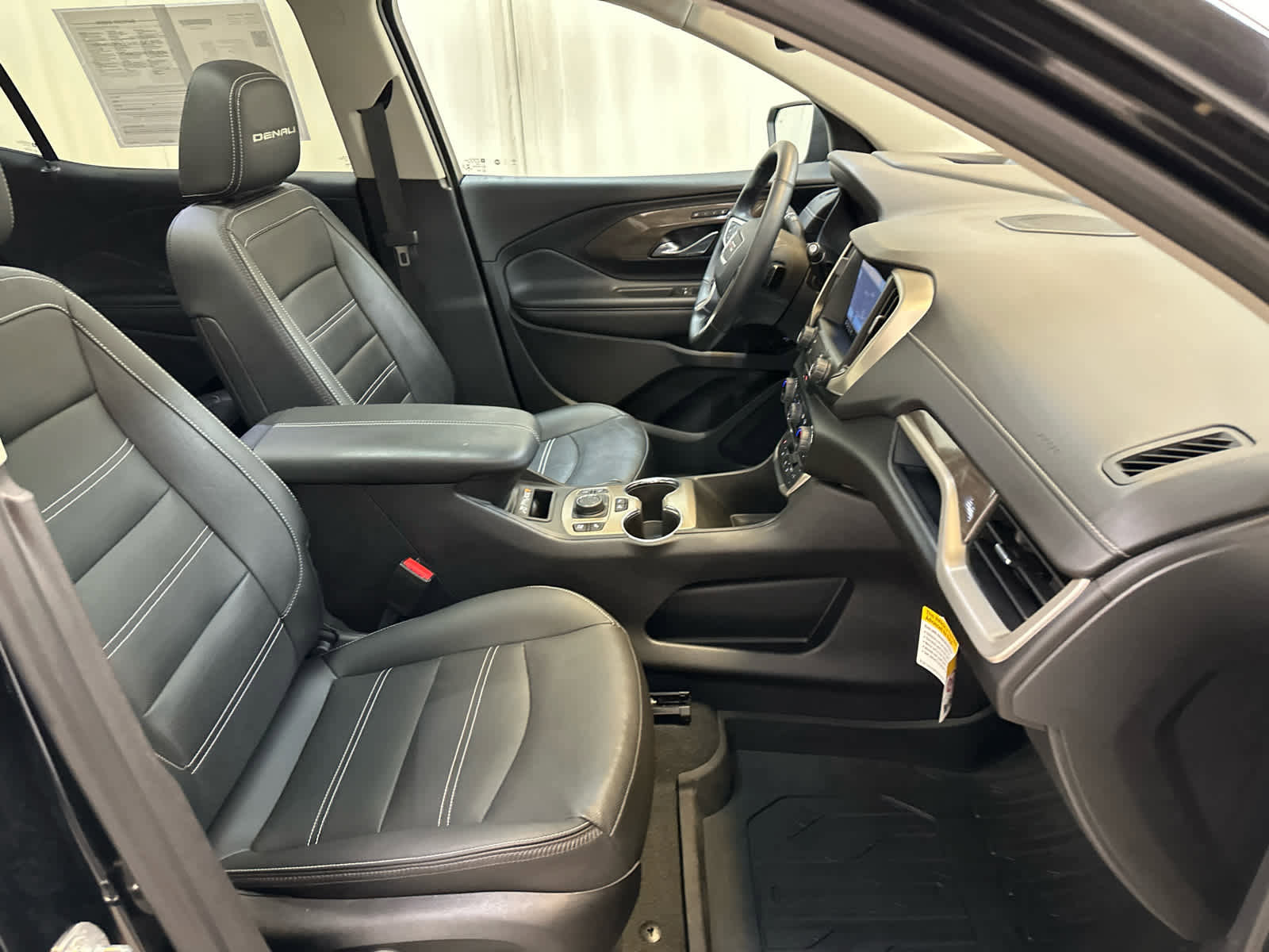 Certified 2023 GMC Terrain Denali w/ Black Diamond Edition AWD/4WD image 18