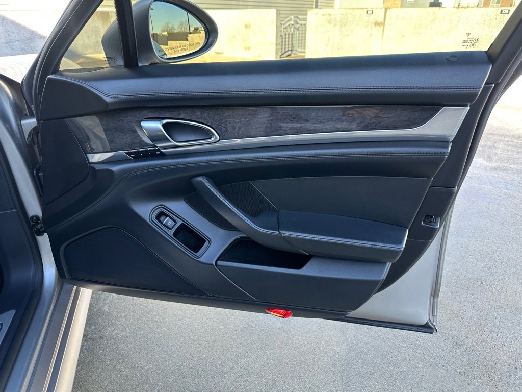 Used 2013 Porsche Panamera GTS image 30
