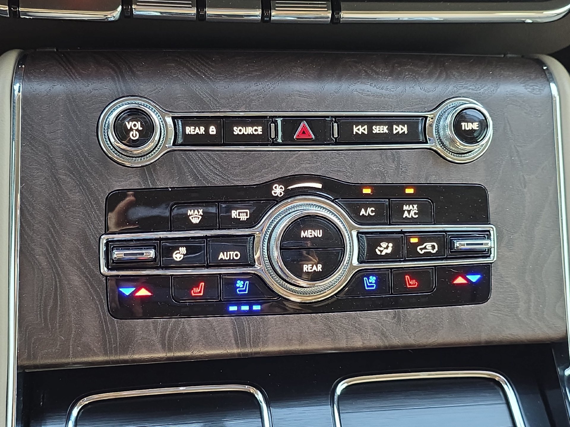 Used 2023 Lincoln Aviator Reserve w/ Equipment Group 201A AWD/4WD image 24