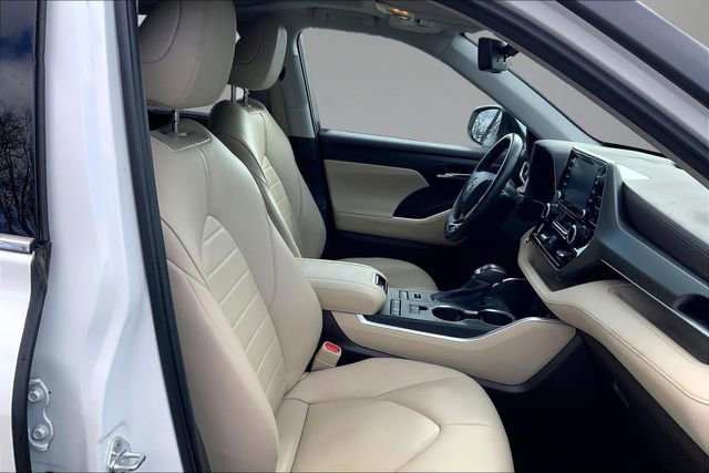 Used 2020 Toyota Highlander XLE image 7
