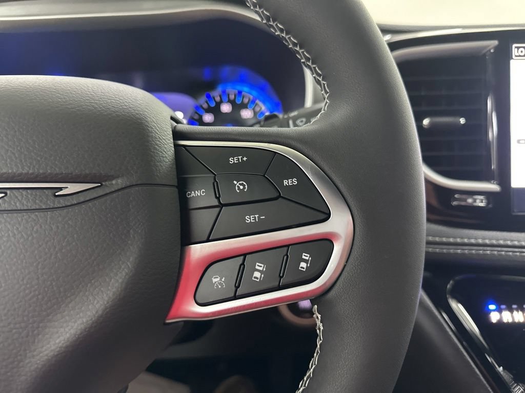 New 2027 Chrysler Pacifica Select FWD image 34