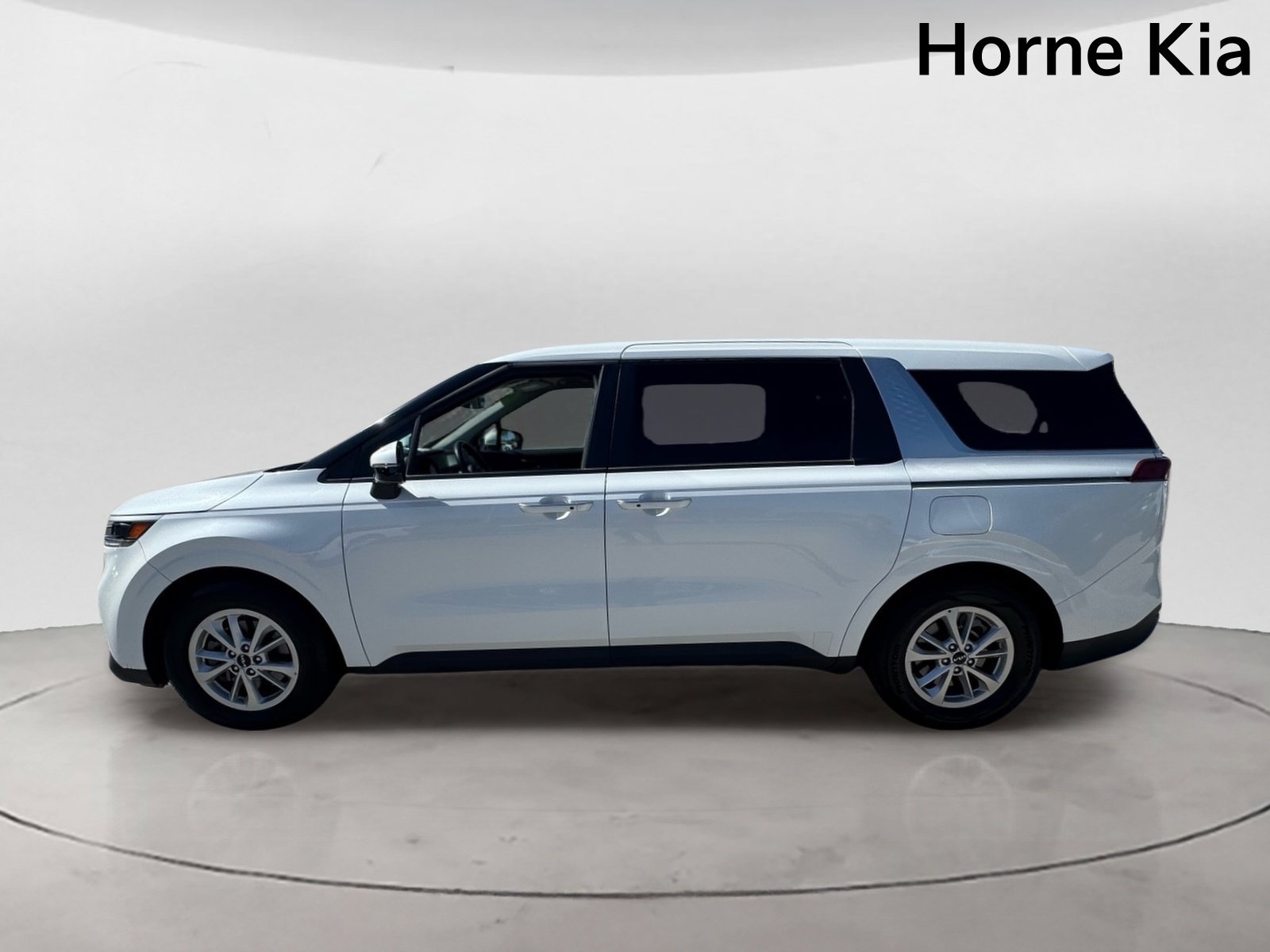 Certified 2024 Kia Carnival LX FWD image 6