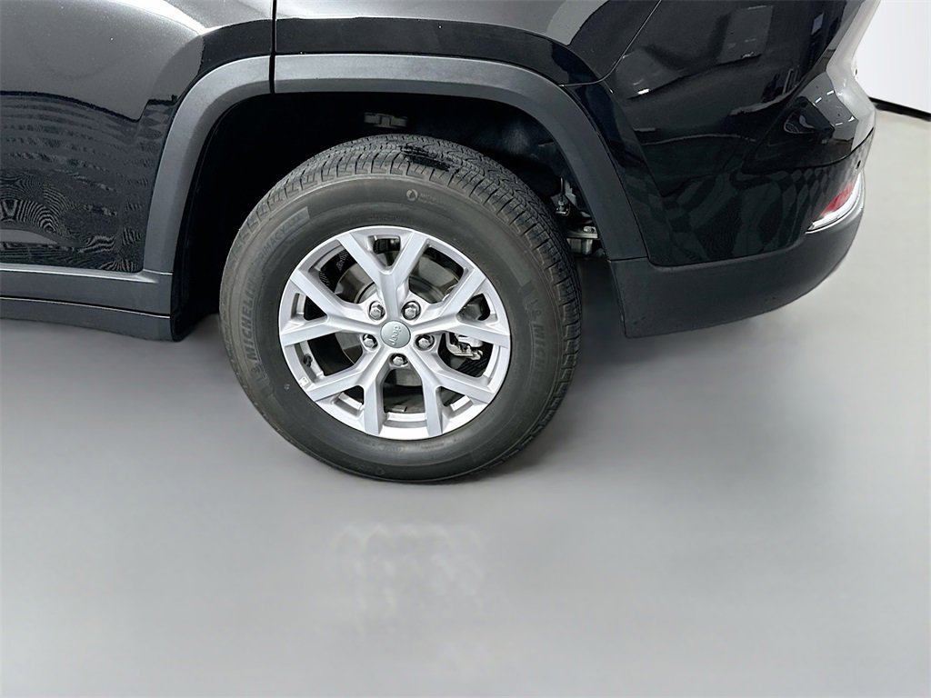 Used 2022 Jeep Grand Cherokee Limited image 31