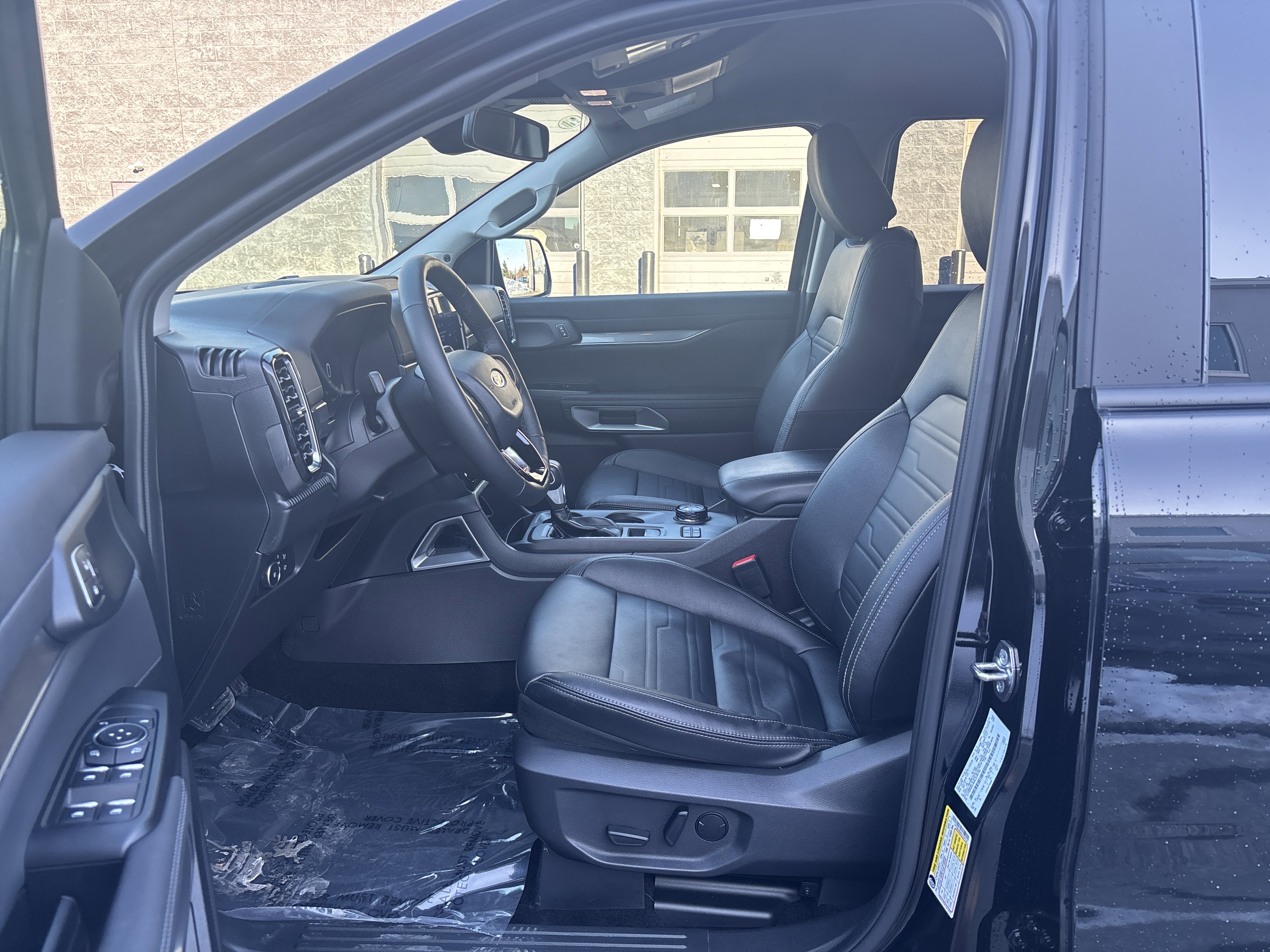 Used 2025 Ford Ranger Lariat w/ Trailer Tow Package image 22