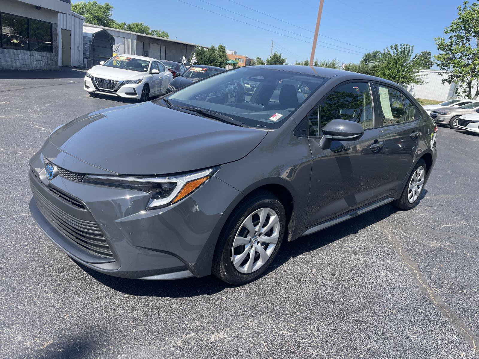 Used 2025 Toyota Corolla LE image 2