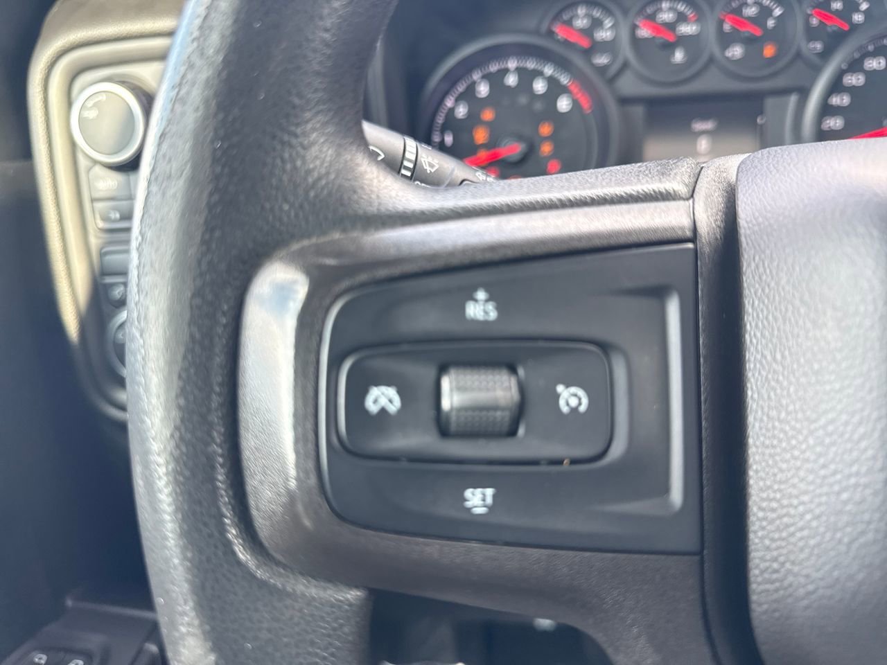 Used 2020 Chevrolet Silverado 1500 Custom Trail Boss image 25