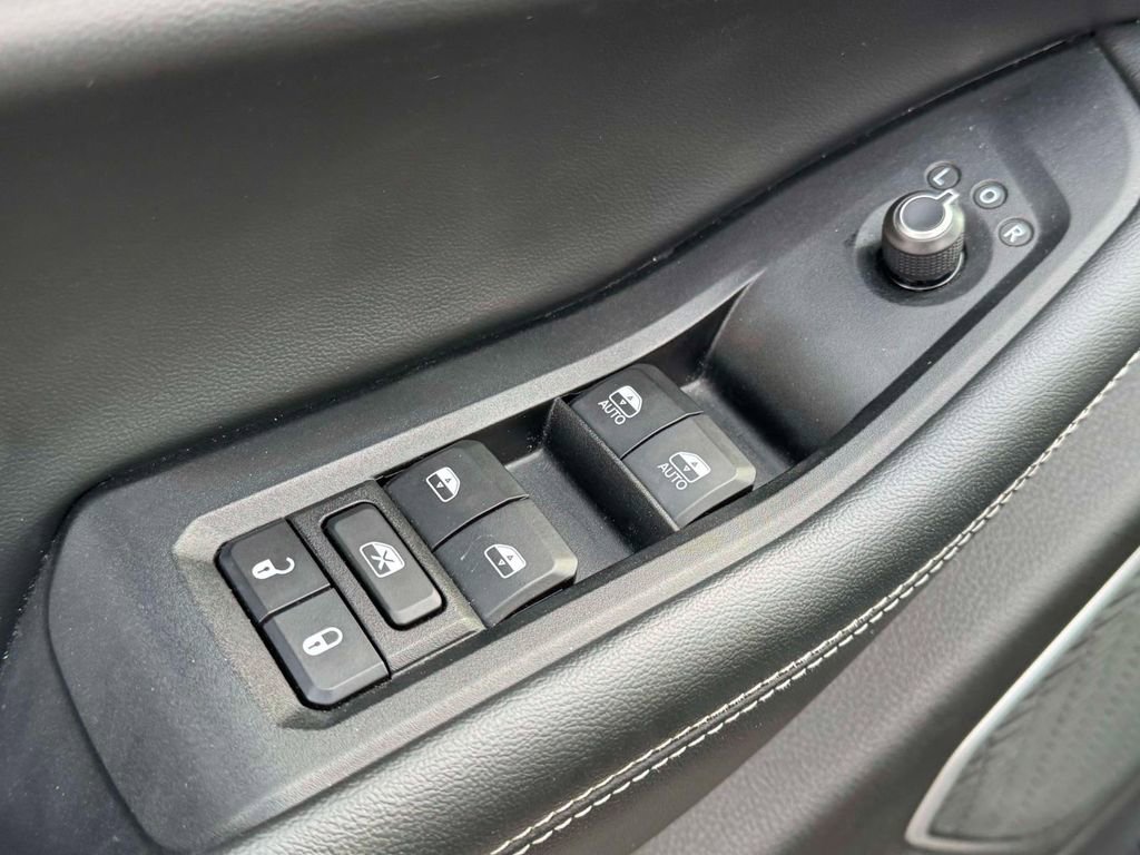 Used 2022 Jeep Grand Cherokee Altitude image 18