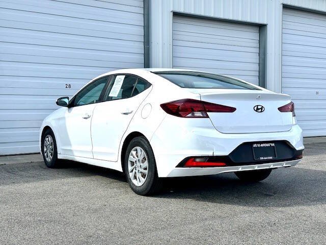 Used 2020 Hyundai Elantra SE w/ Cargo Package (C1) FWD image 7