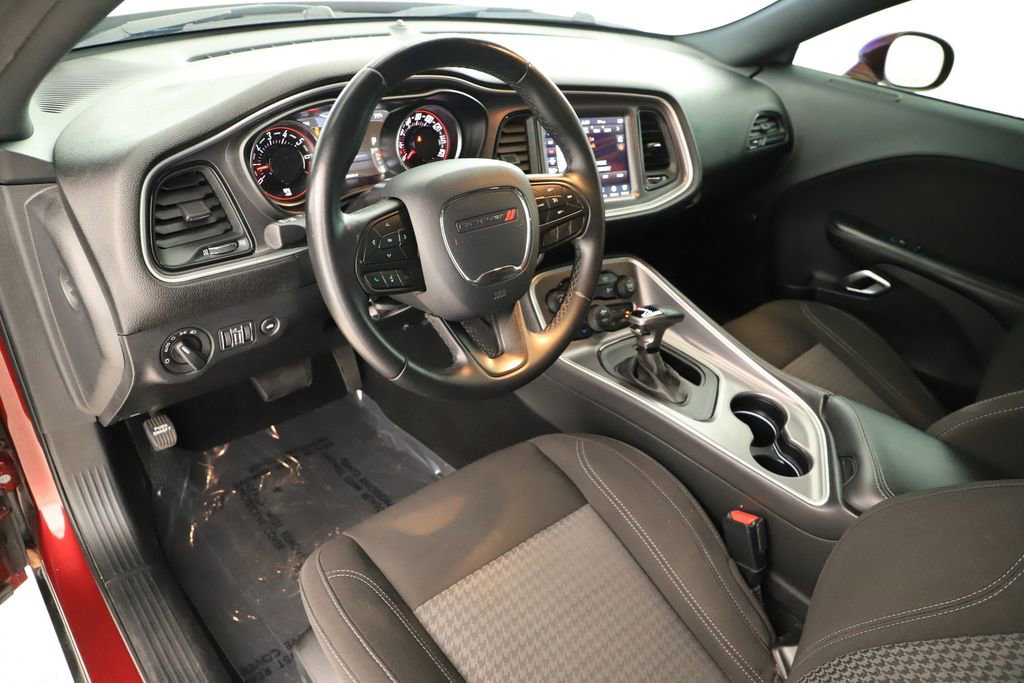 Used 2020 Dodge Challenger SXT image 15