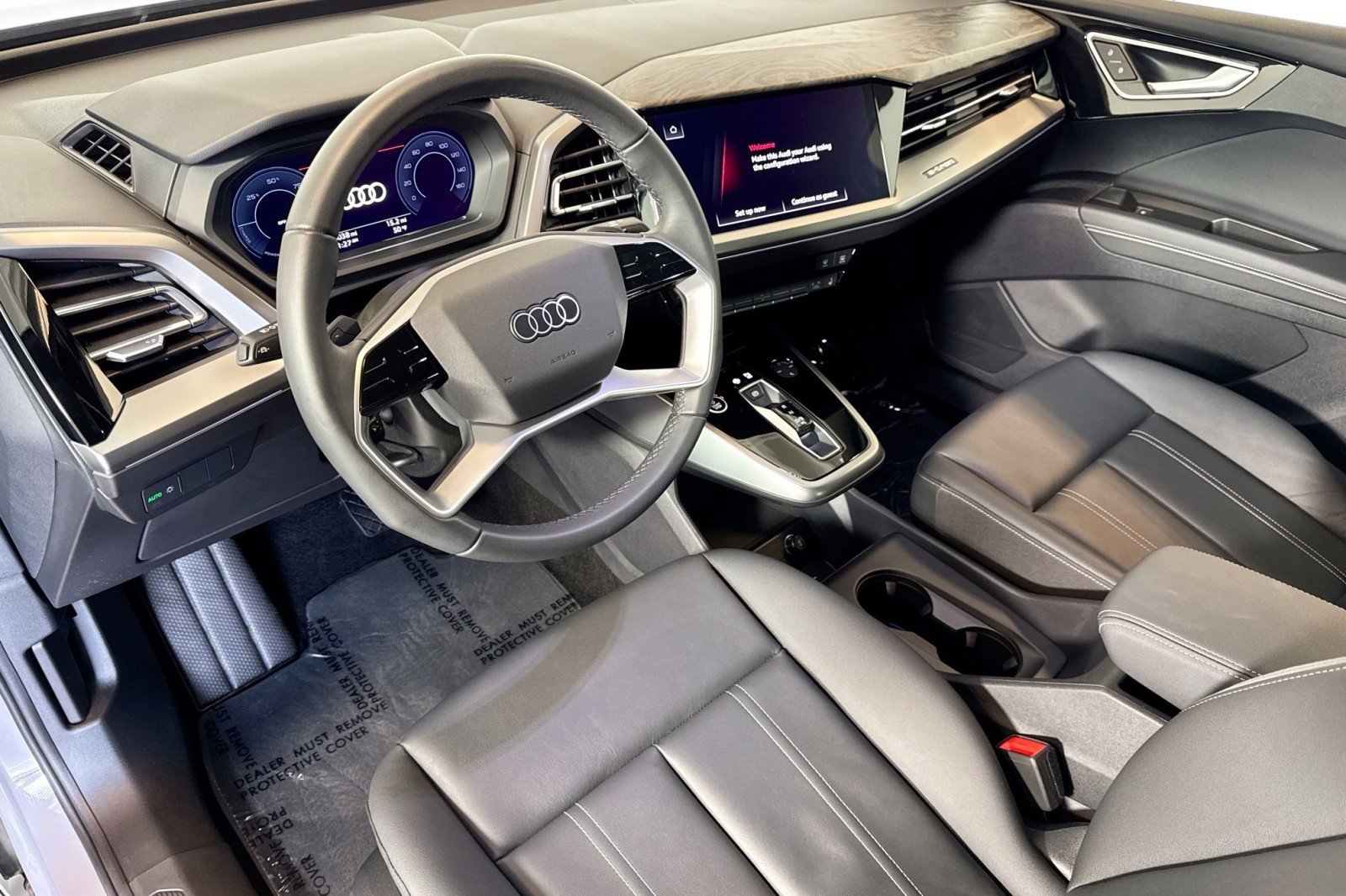 Used 2025 Audi Q4 e-tron Premium w/ Convenience Package image 9