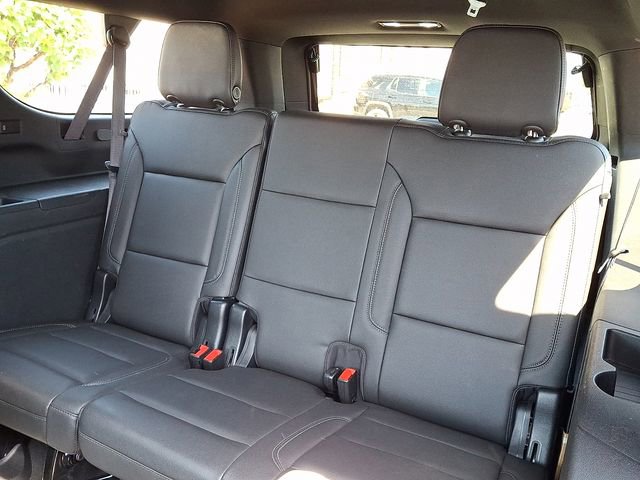 Used 2021 Chevrolet Suburban Z71 w/ Rear Media and Nav Package AWD/4WD image 27