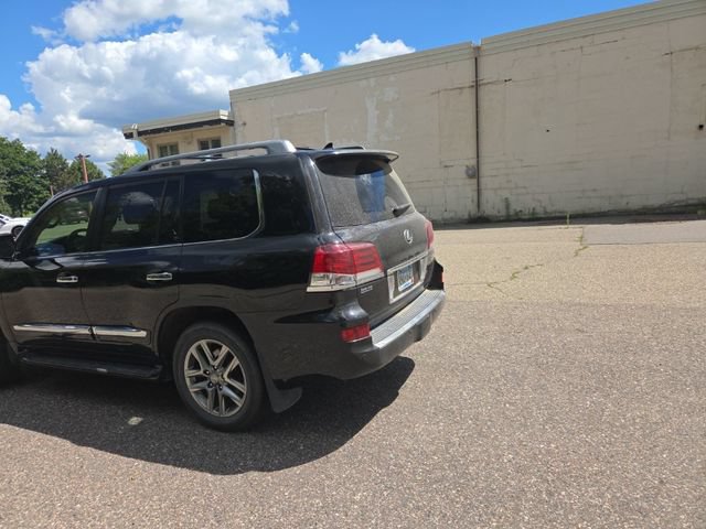 Used 2013 Lexus LX 570 4WD w/ Luxury Pkg image 9