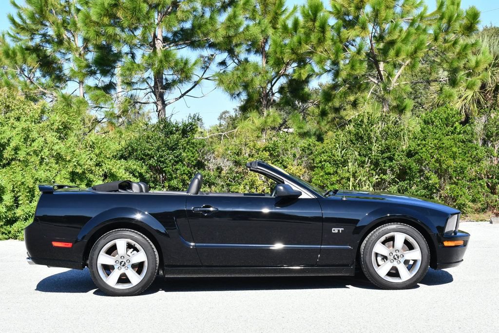 Used 2007 Ford Mustang GT RWD image 7