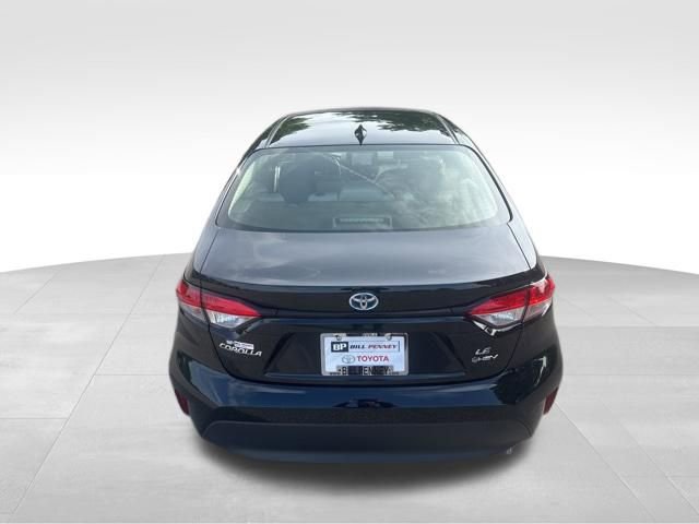 Used 2025 Toyota Corolla LE FWD image 4