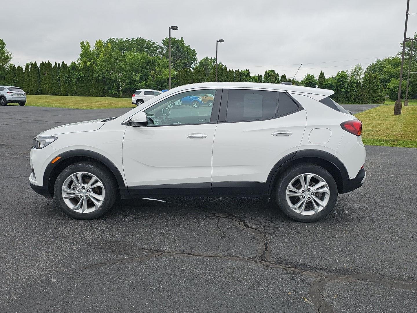 Used 2022 Buick Encore GX Preferred w/ Cold Weather Comfort Package AWD/4WD image 8