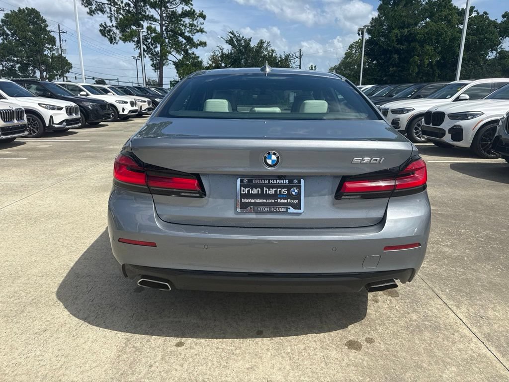 Used 2023 BMW 530i w/ Luxury Seating Package RWD image 4