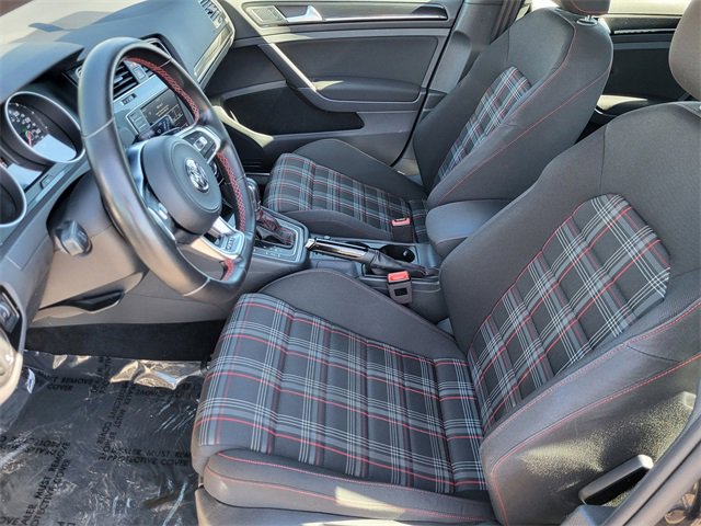 Used 2017 Volkswagen Golf S image 13