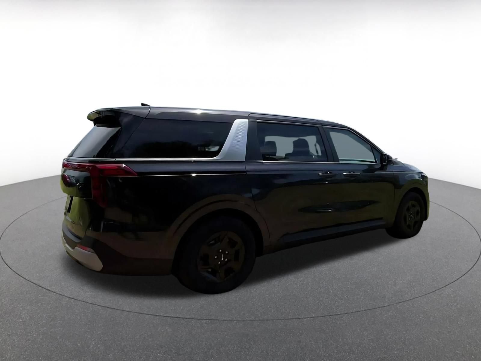 Used 2026 Kia Carnival FWD image 13