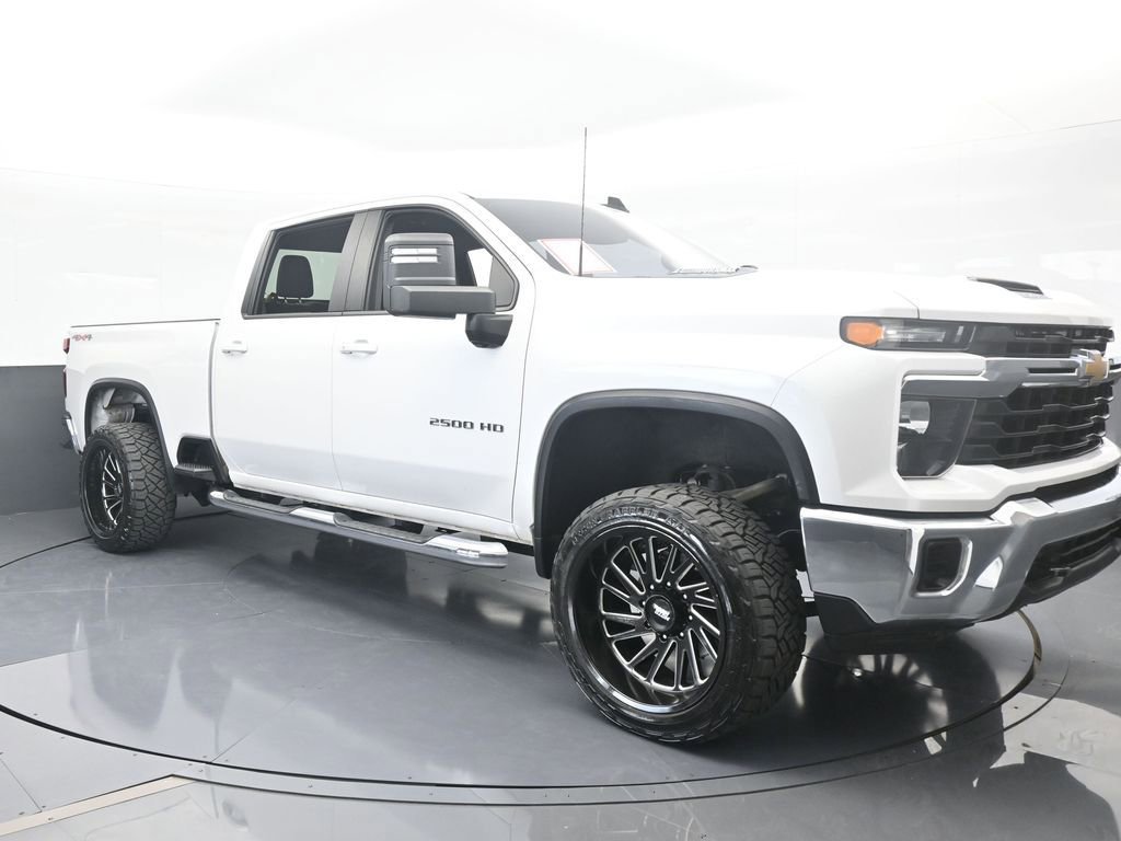 Used 2024 Chevrolet Silverado 2500 LT image 8