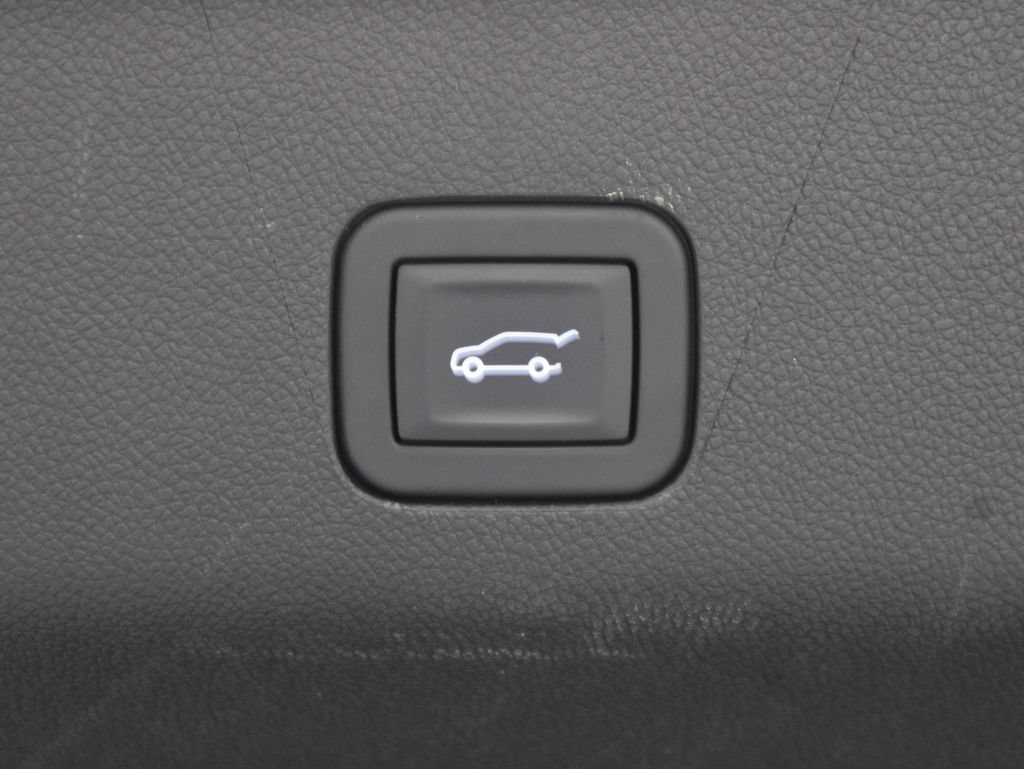 Used 2025 GMC Yukon Denali w/ Denali Reserve Package AWD/4WD image 52