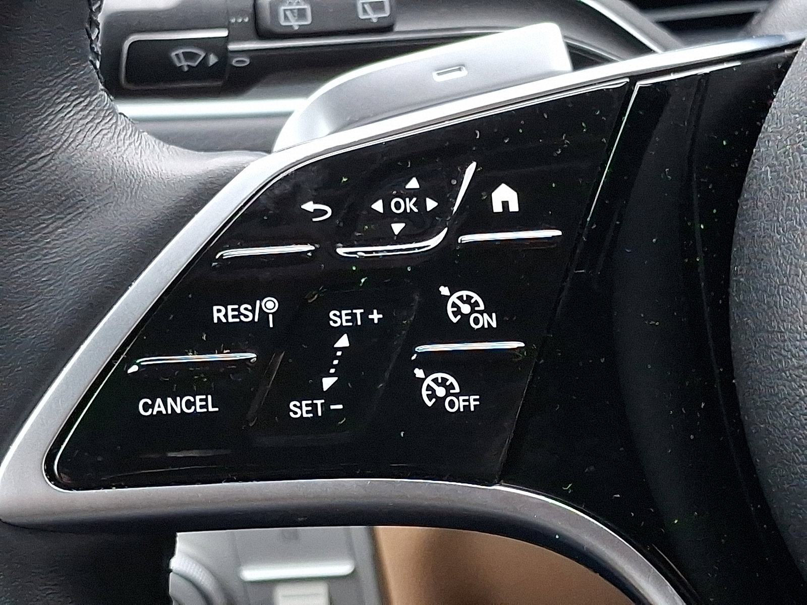 Certified 2025 Mercedes-Benz GLE 450 4MATIC image 23