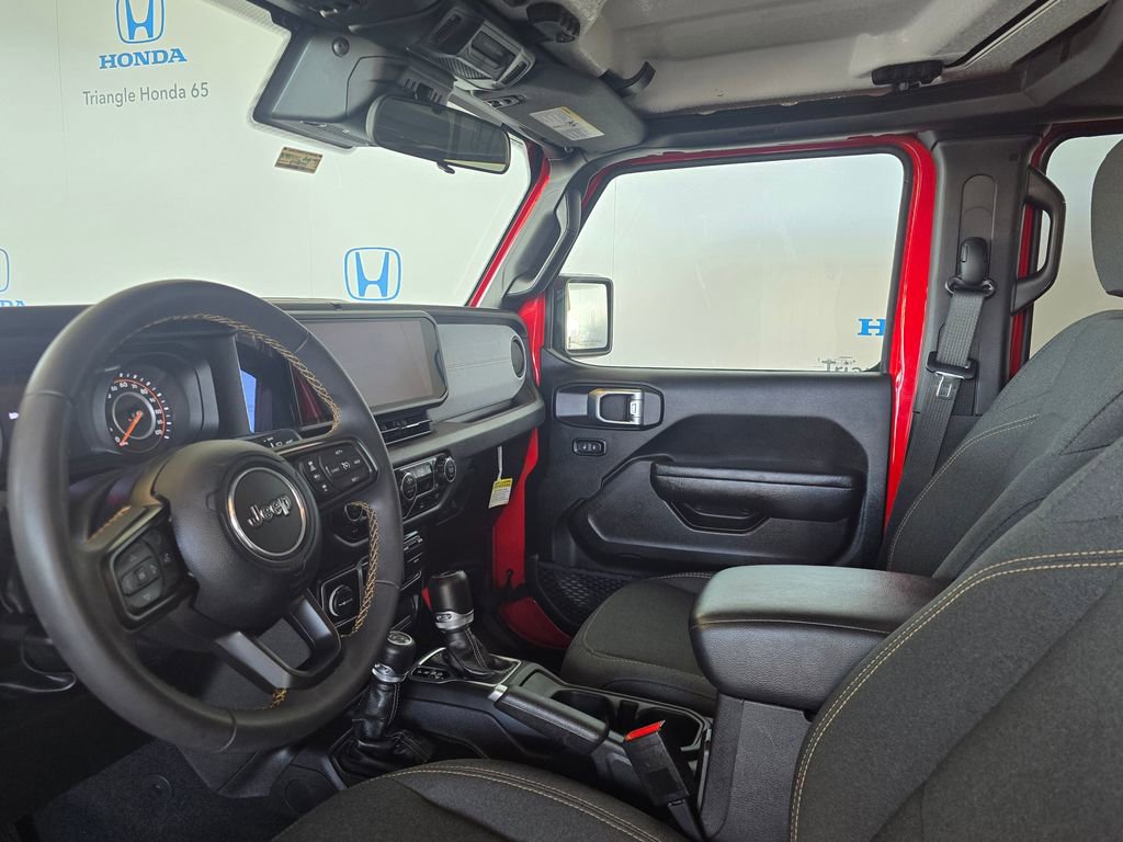 Used 2024 Jeep Gladiator Sport AWD/4WD image 11