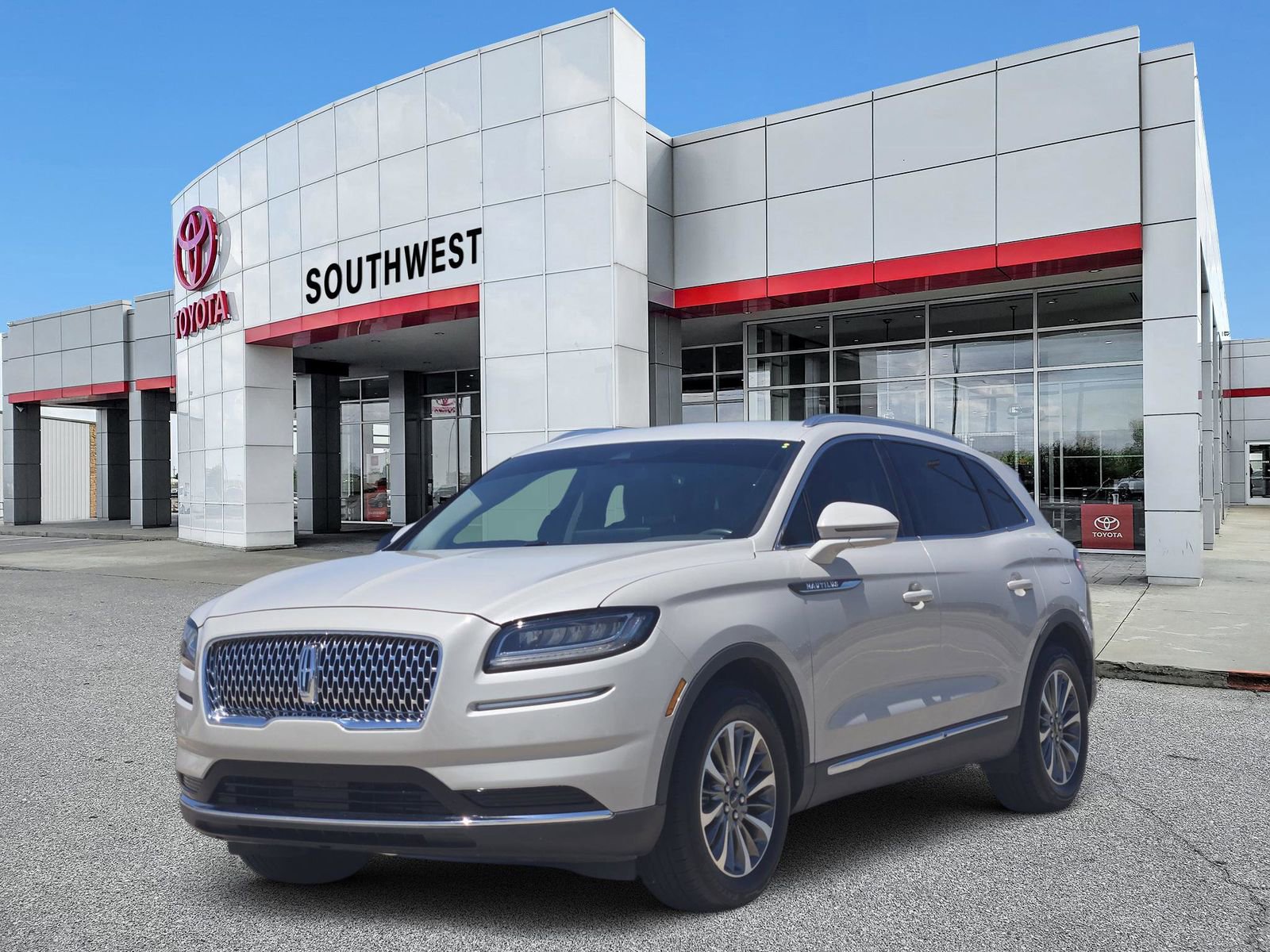 Used 2022 Lincoln Nautilus FWD w/ Premium Package video 2