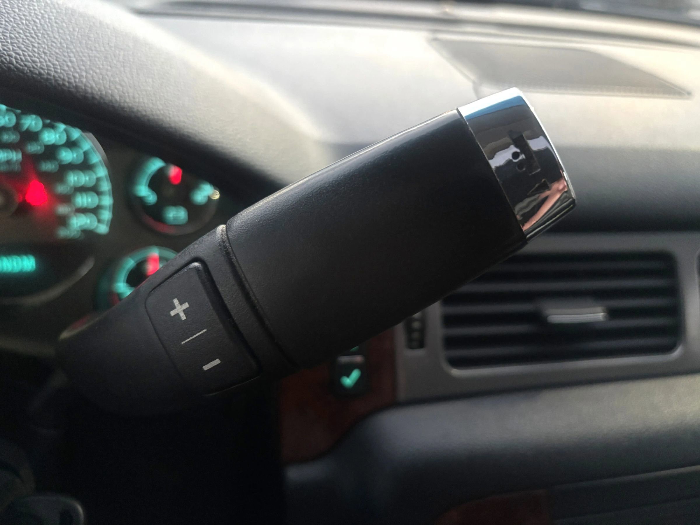 Used 2011 Chevrolet Tahoe LTZ image 24