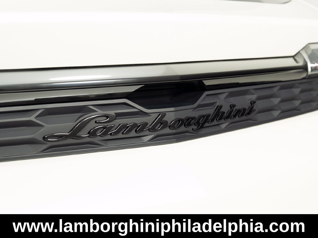 Used 2025 Lamborghini Urus SE AWD/4WD image 52